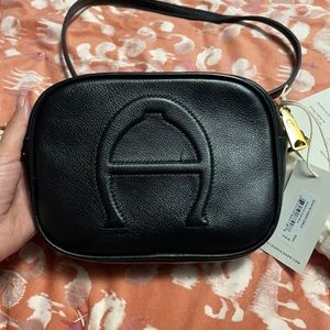 Black crossbody purse